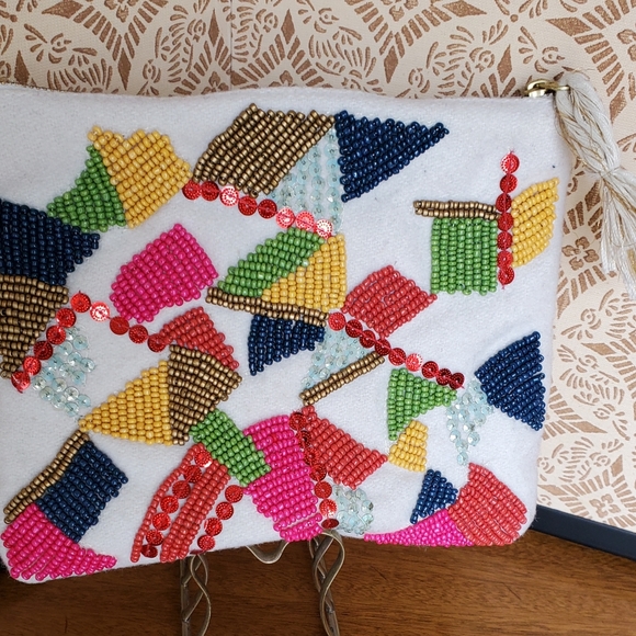 Vintage COLORful beaded wool clutch - Picture 4 of 9